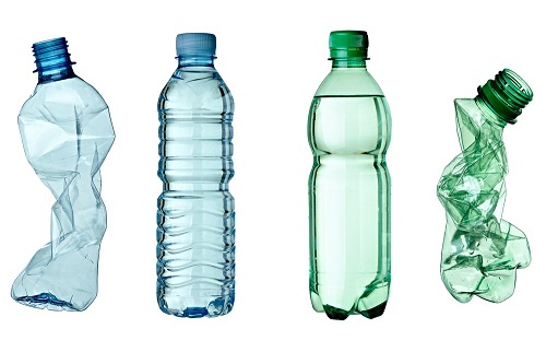 Por qué reutilizar muchas veces una botella de plástico para beber