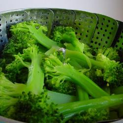 Cómo cocinar el brócoli para conservar sus propiedades contra el cáncer