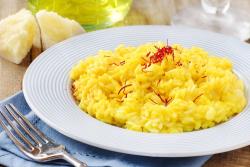 La antigua leyenda del risotto amarillo que nació como una broma en 1574