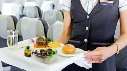 ¿Por qué la comida de avión no tiene sabor?