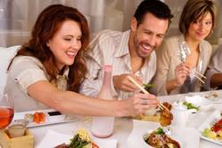 Tips para comer fuera de casa sin romper la dieta
