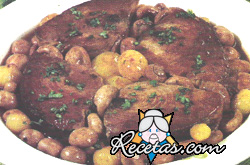 Postas de atún con vino tinto