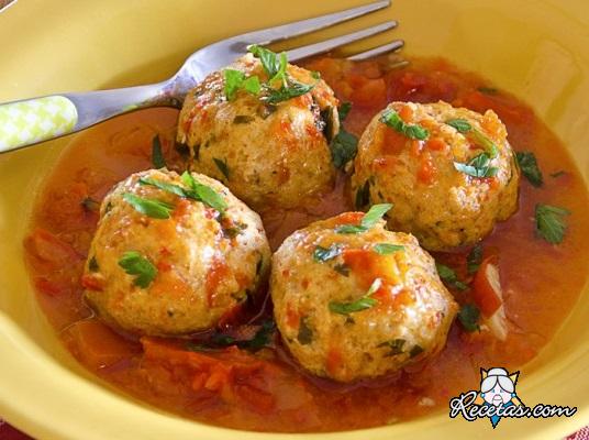 Albóndigas de pollo y pimientos