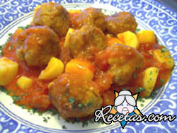 Albondigas con tomate