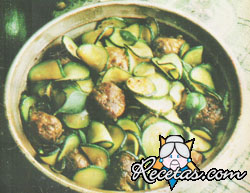 Zucchini con  albondiguitas