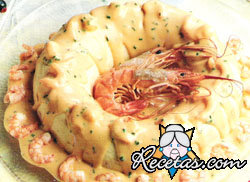 Anillo de pescado con salsa rosa