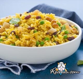 Arroz con cúrcuma y frutos secos