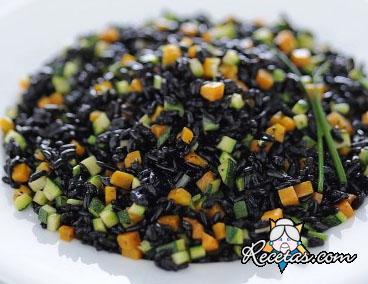 Arroz negro con verduras