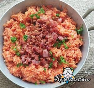 Arroz rojo estilo cajún
