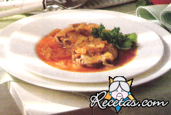 Atún con cebolla estofada