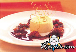 Crema bávara con coulis de peras