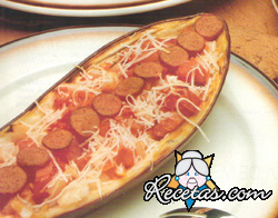 Berenjenas con queso y salchichas