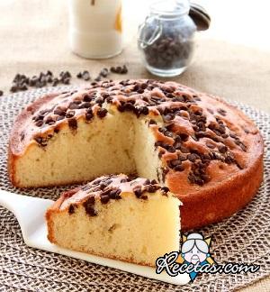 Bizcocho de claras, yogur y chispas de chocolate