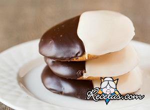 Black and white cookie