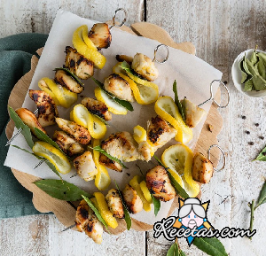 Brochetas de pollo con limón y miel