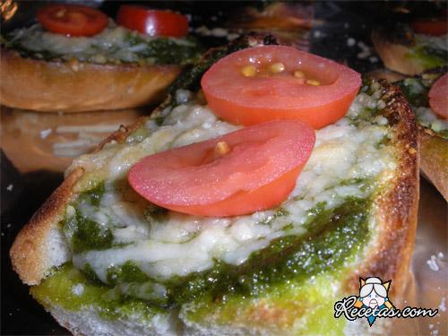 Bruschetas al pesto