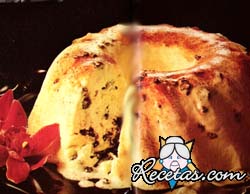 Budín helado de pasas