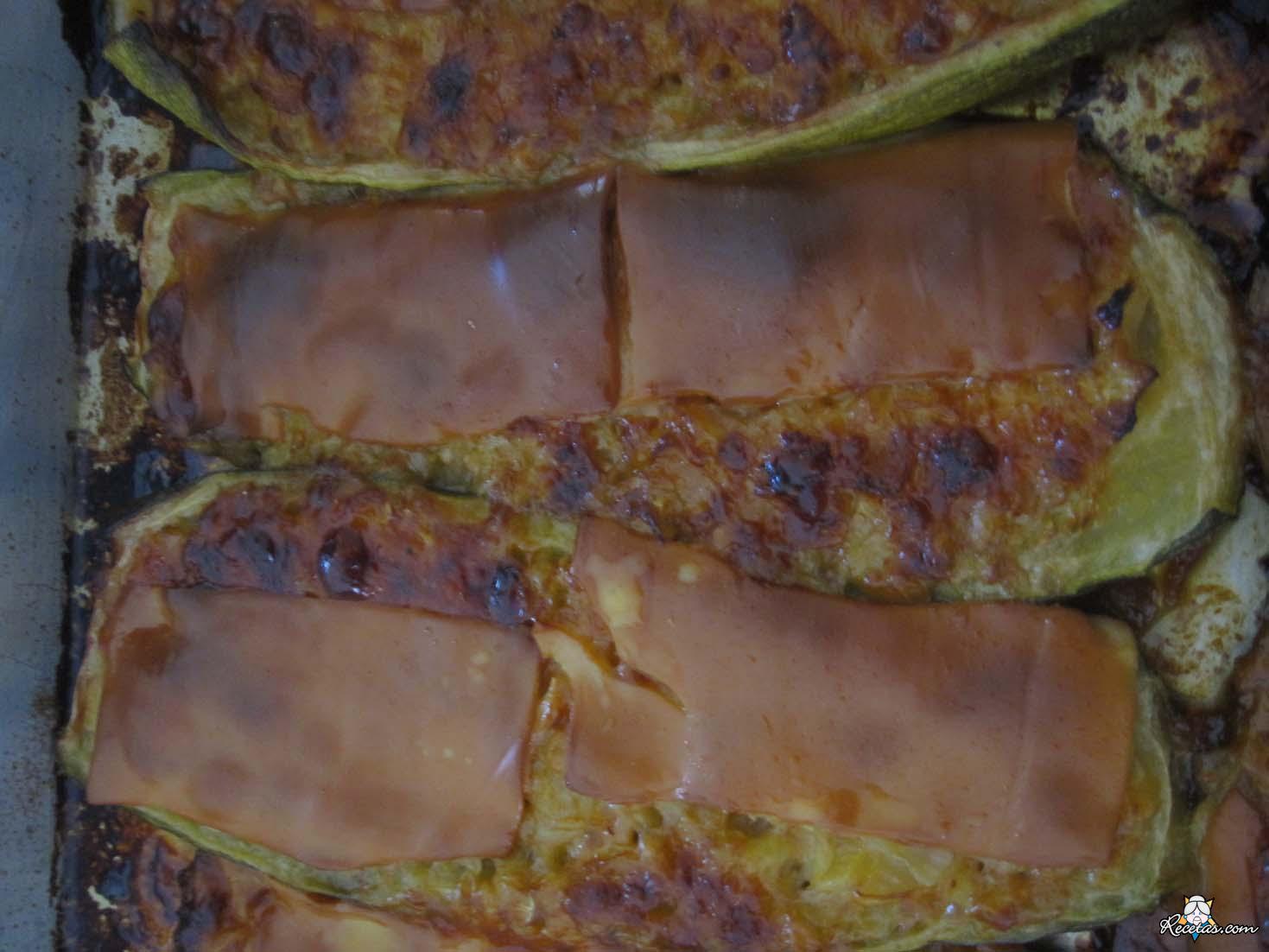 Calabacines rellenos gratinados