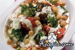 Caldo de garbanzos con tomates asados