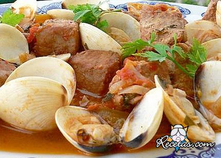 Cerdo a la alentejana