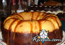 Pastel de chocolate con flan (chocoflan)