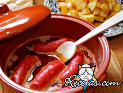 Chorizos al vino blanco