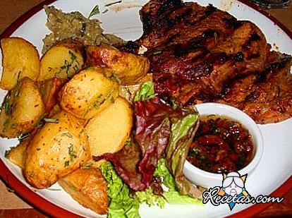 Churrasquitos de cuadril con patatas al oregano