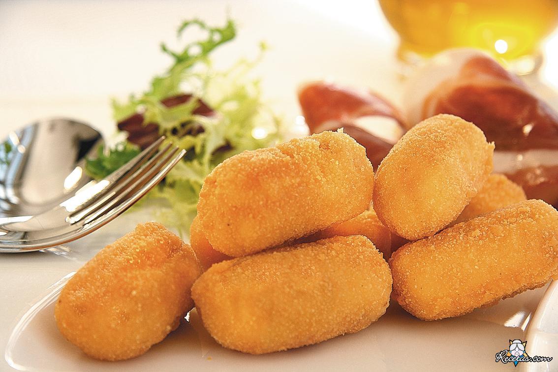 Cilindros de papa y queso