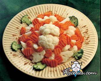 Coliflor y zanahorias marinadas