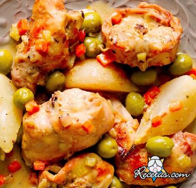 Conejo a la cacerola con peras y olivas