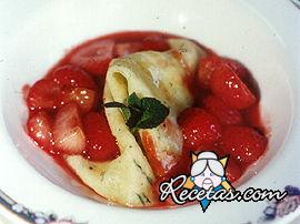 Copas de frutillas al caramelo