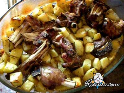 Cordero al horno con patatas