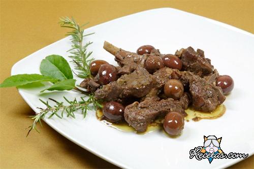 Cordero con aceitunas