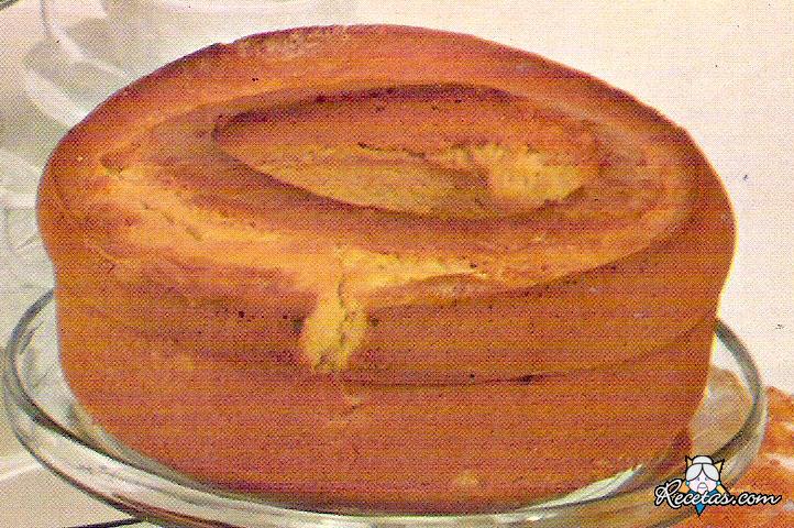 Corona esponjosa dorada