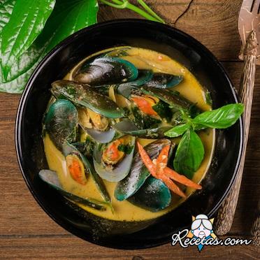 Crema de mejillones al curry