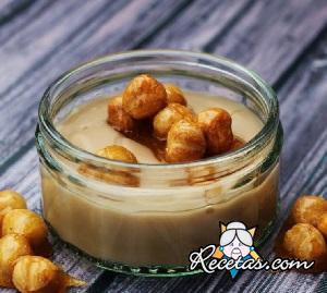 Crema vegana con avellanas