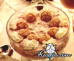 Crema de frambuesas con amaretti
