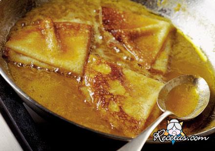 Crepes de naranja flambeados