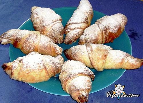 Croissants rellenas