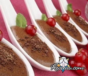 Cucharitas de mousse de chocolate