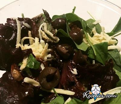 Ensalada con aceitunas