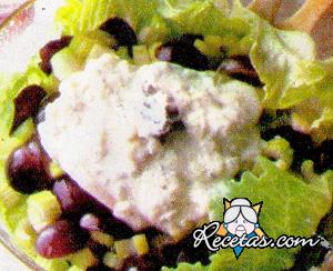 Ensalada con uvas y salsa de roquefort