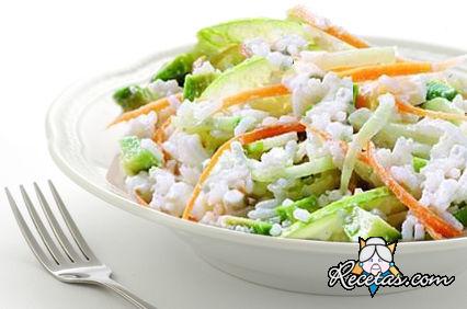 Ensalada de arroz yogur griego y manzanas