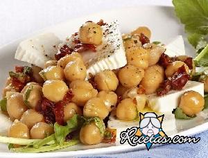 Ensalada de garbanzos y tomates secos