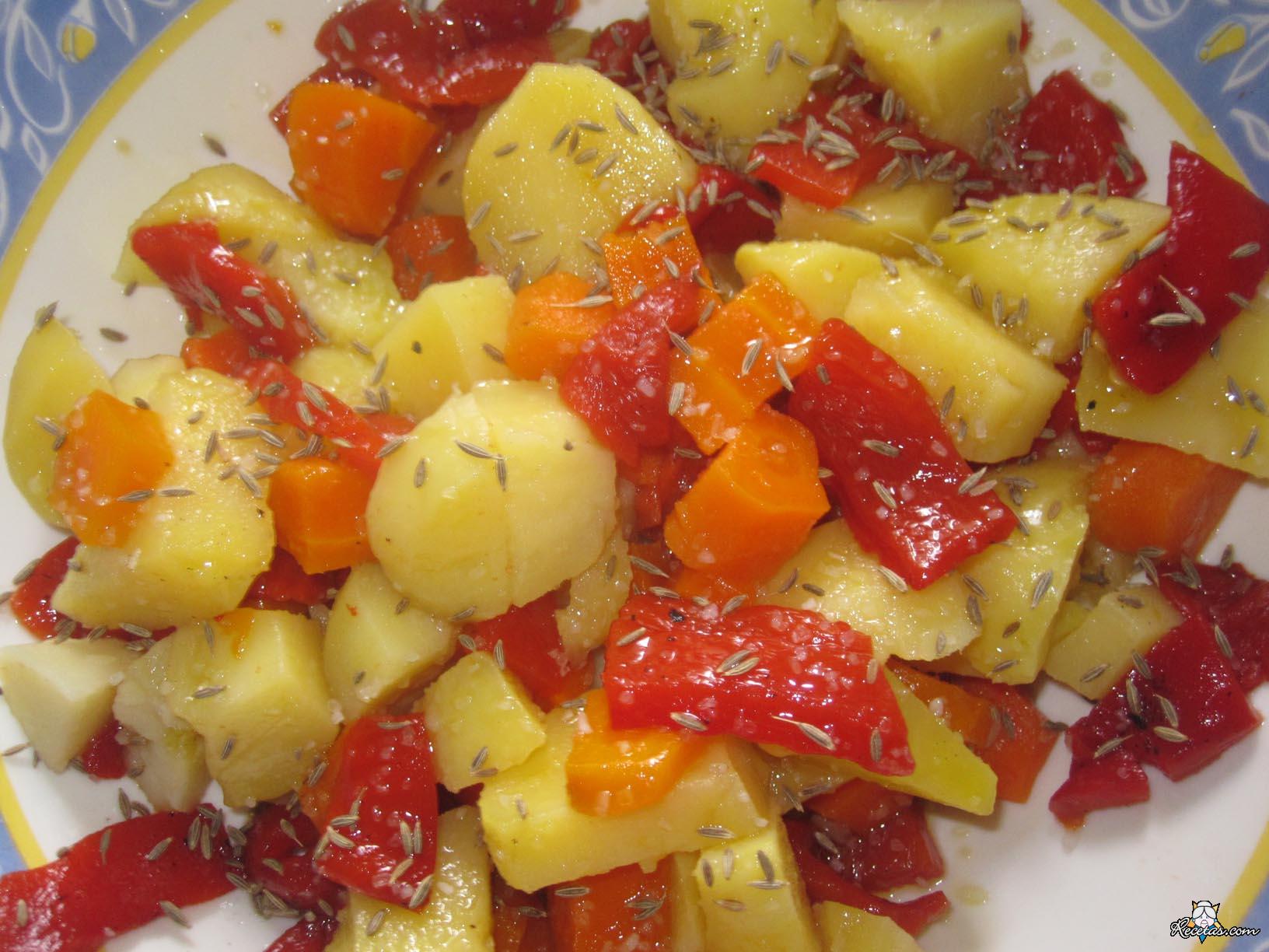 Ensalada de patatas con zanahoria