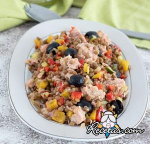 Ensalada tibia de lentejas con verduras y atún