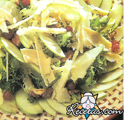 Ensalada de queso y manzana