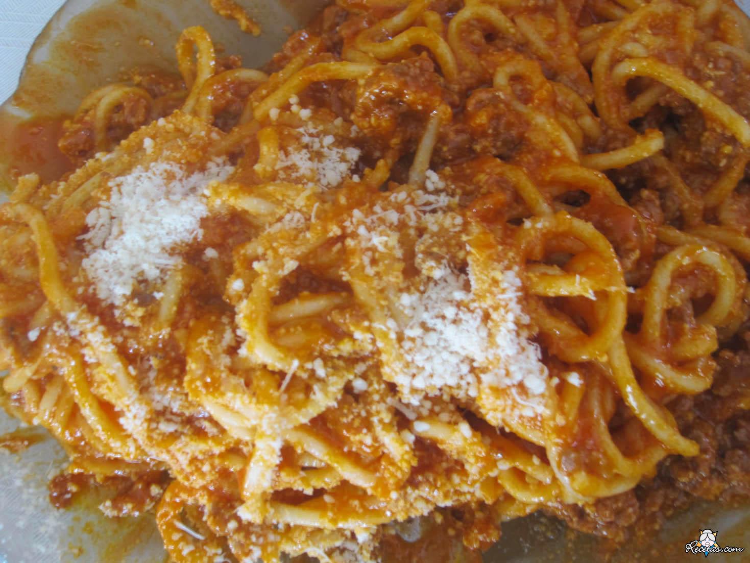 Espaguetis a la boloñesa