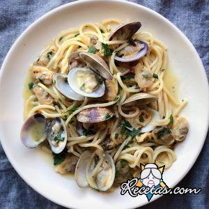 Espaguetis con almejas