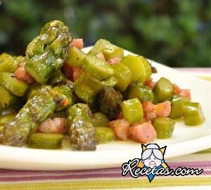 Espárragos con tocino